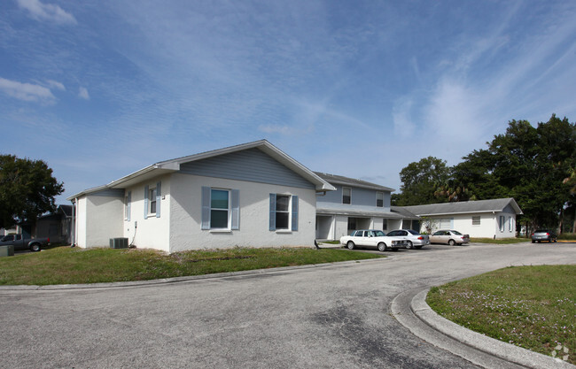 Building Photo - Brookside Village FL Rental