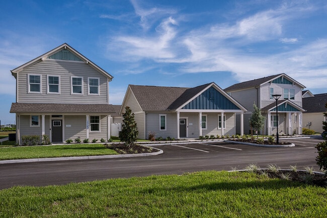 Abrazo at Robinson Gateway apartments — community photo - Abrazo at Robinson Gateway