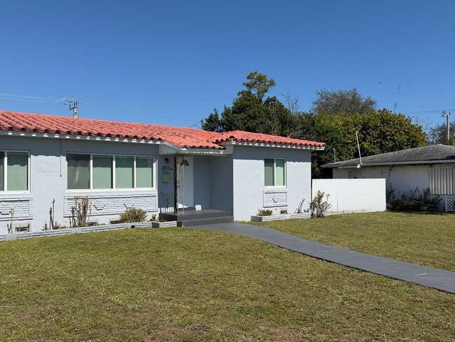 Photo - 2815 Van Buren St