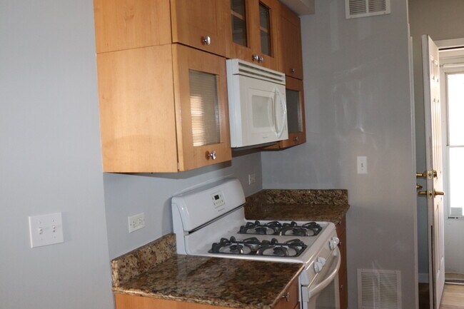 Photo - 6312 N Richmond St Unit 2B