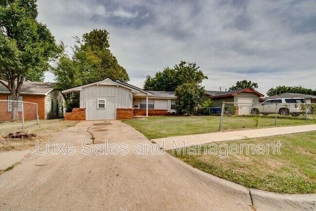 Photo - 3005 SW 52nd Pl