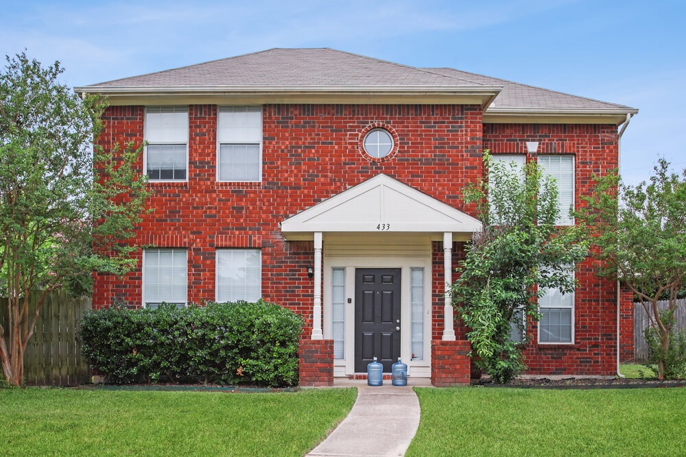 Photo - 433 Raintree Cir