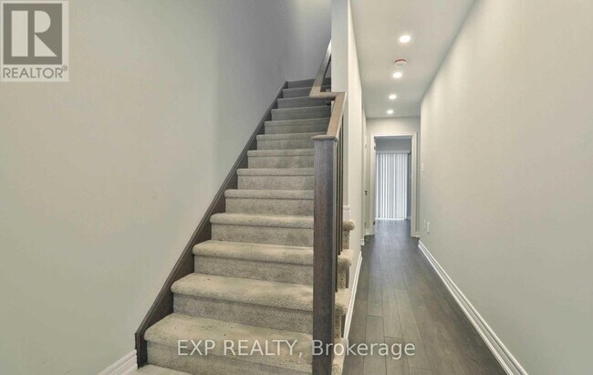 Photo - 32 Rapids Ln