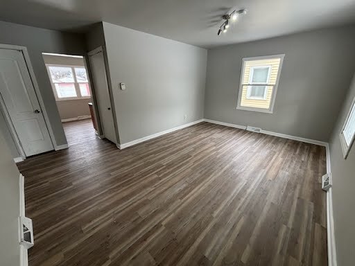 Photo - 758 Durbin St