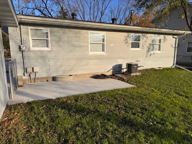 Photo - 1005 21st St S