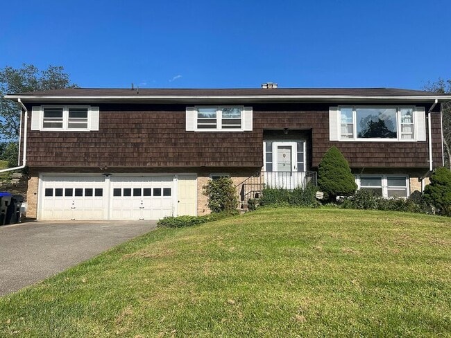 Photo - 512 Old Lane Rd