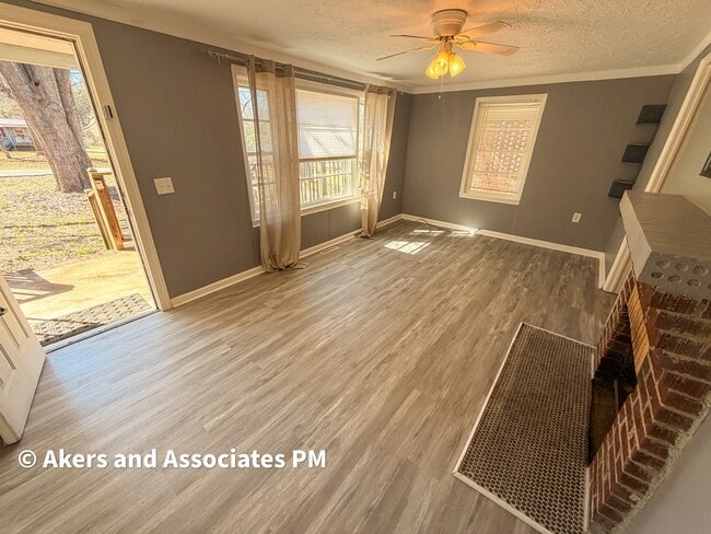 Photo - 104 Jackson Rd