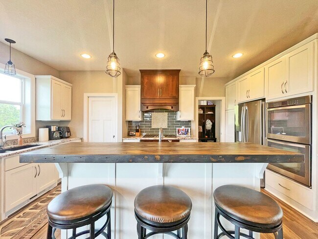 4796 Merganser Dr