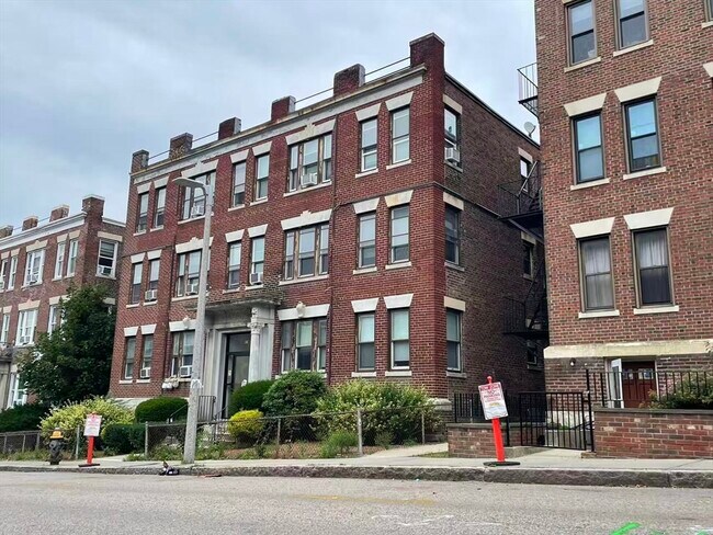 Building Photo - 47 Park Vale Ave Unit 5