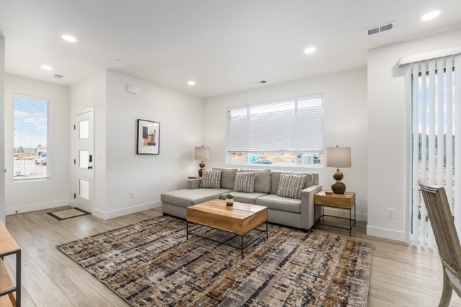 Photo - 5795 Champlain Dr