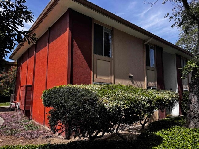 Building Photo - 2755 Country Dr Rental