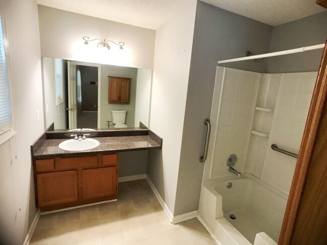 Photo - 1497 Chaseway Cir