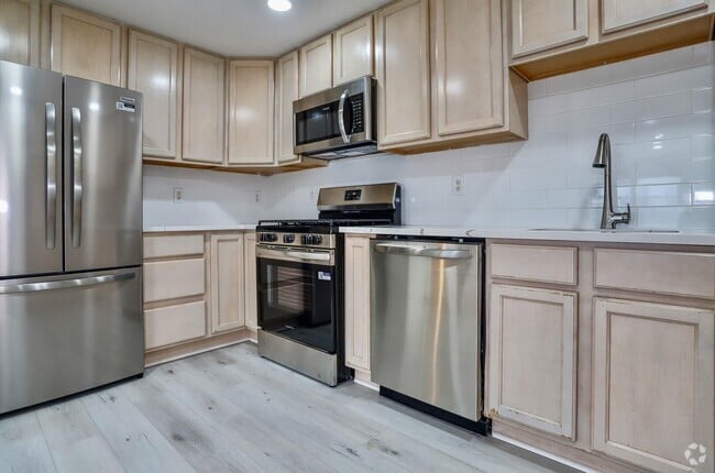 Building Photo - 217-219-219 Clinton St Unit 8 Rental