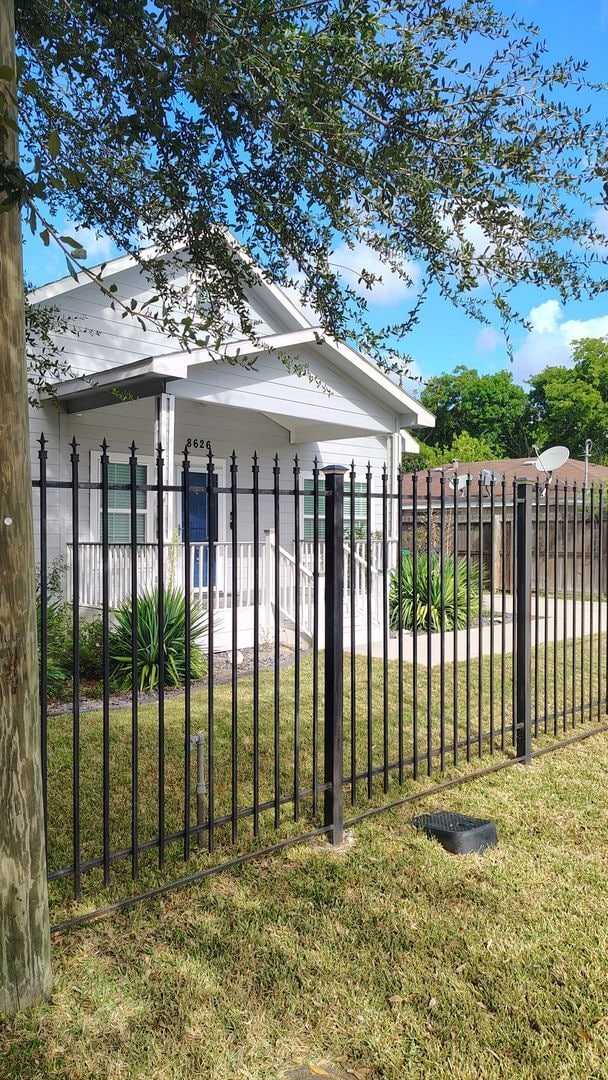8626 Brandon St