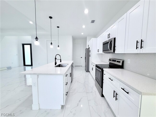 Photo - 312 Rosanna Ave