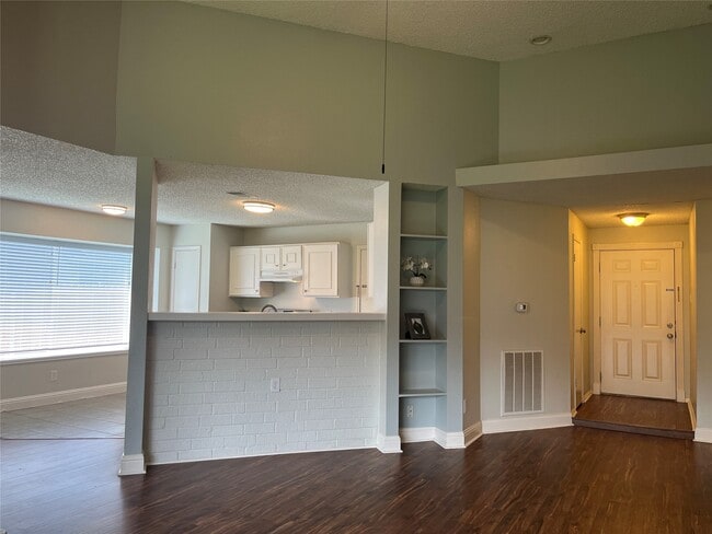 Photo - 2703 Hot Springs Dr