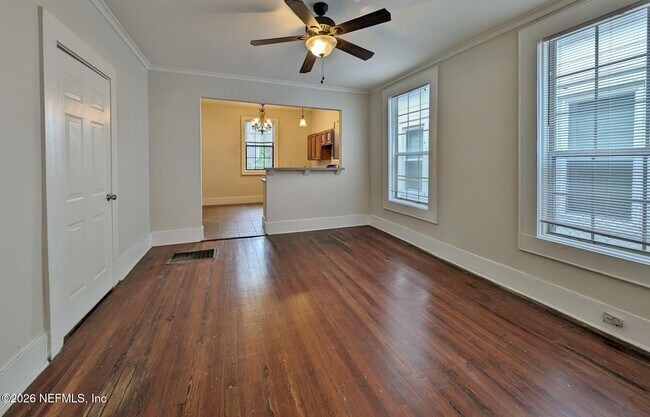 Photo - 424 Walnut Ct