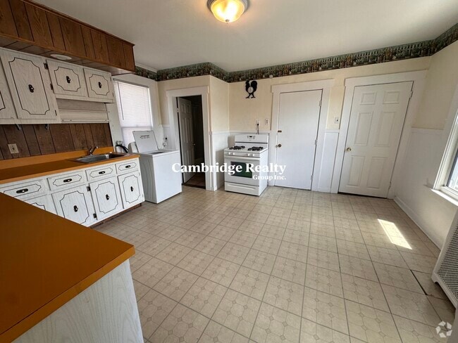 Building Photo - 547 Broadway Unit 2L Rental
