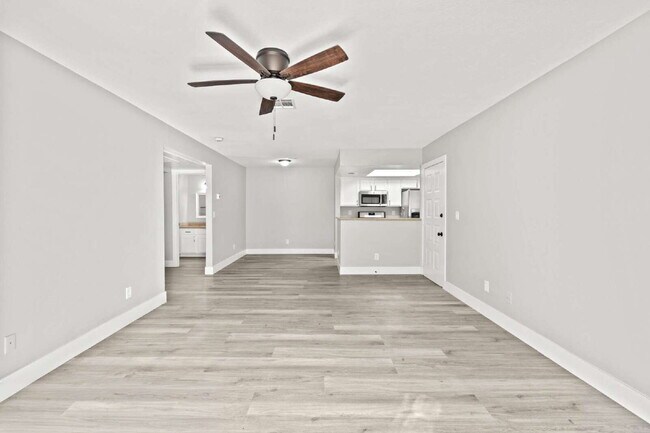 Photo - 7100 W Pirates Cove Rd Unidad 1042