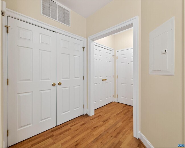 949 Glenwood Station Ln Unit 101