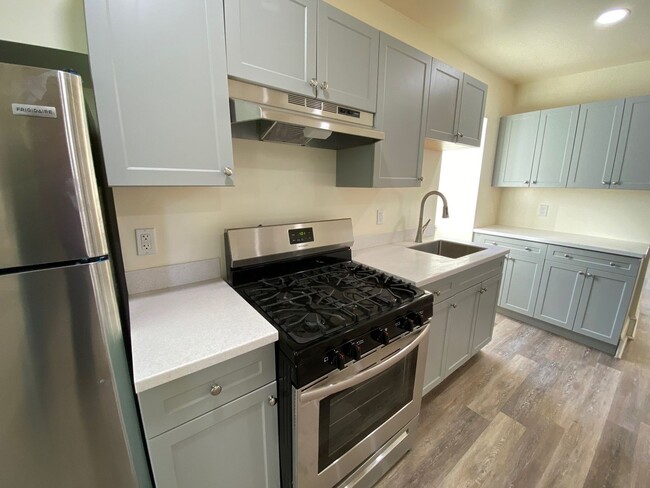 Building Photo - 48 Dubois St Unit 3