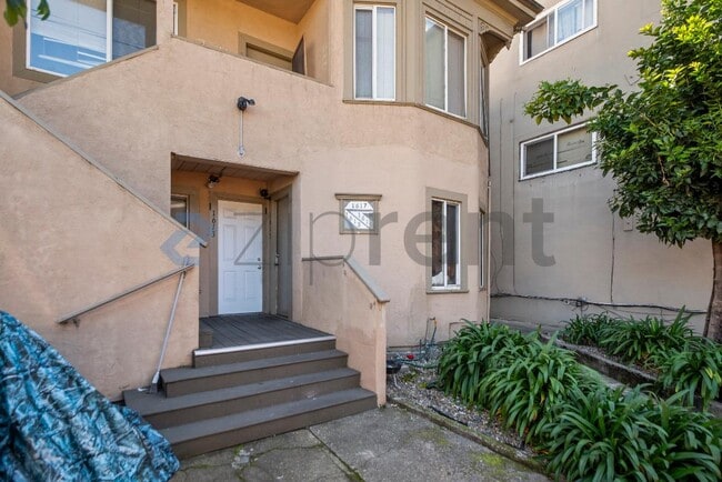 Photo - 1613 Pomona St