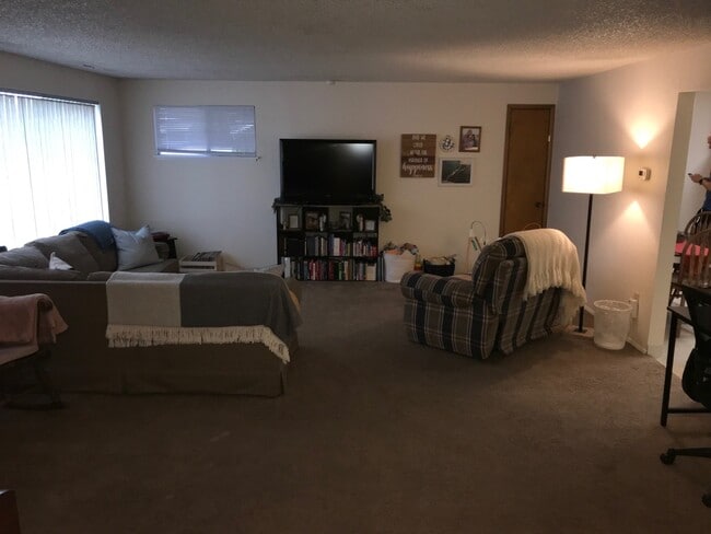 Photo - 107 N St SE Unidad A