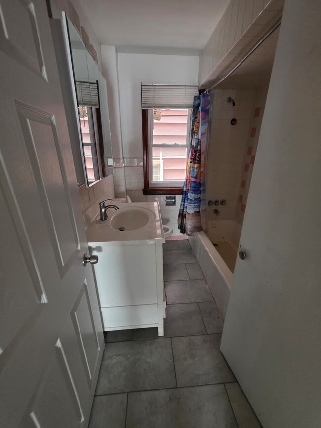 Photo - 135 Quincy St