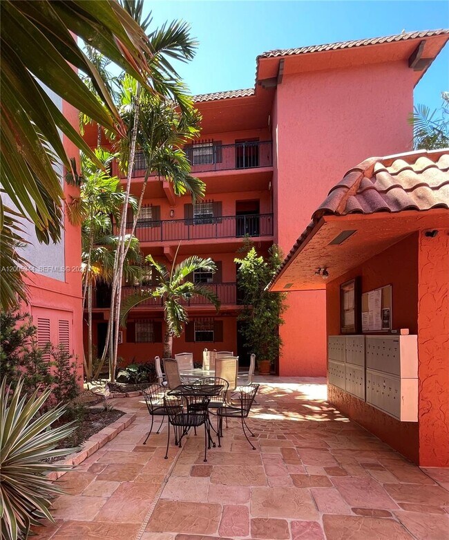 Building Photo - 660 Tennis Club Dr Unit 201