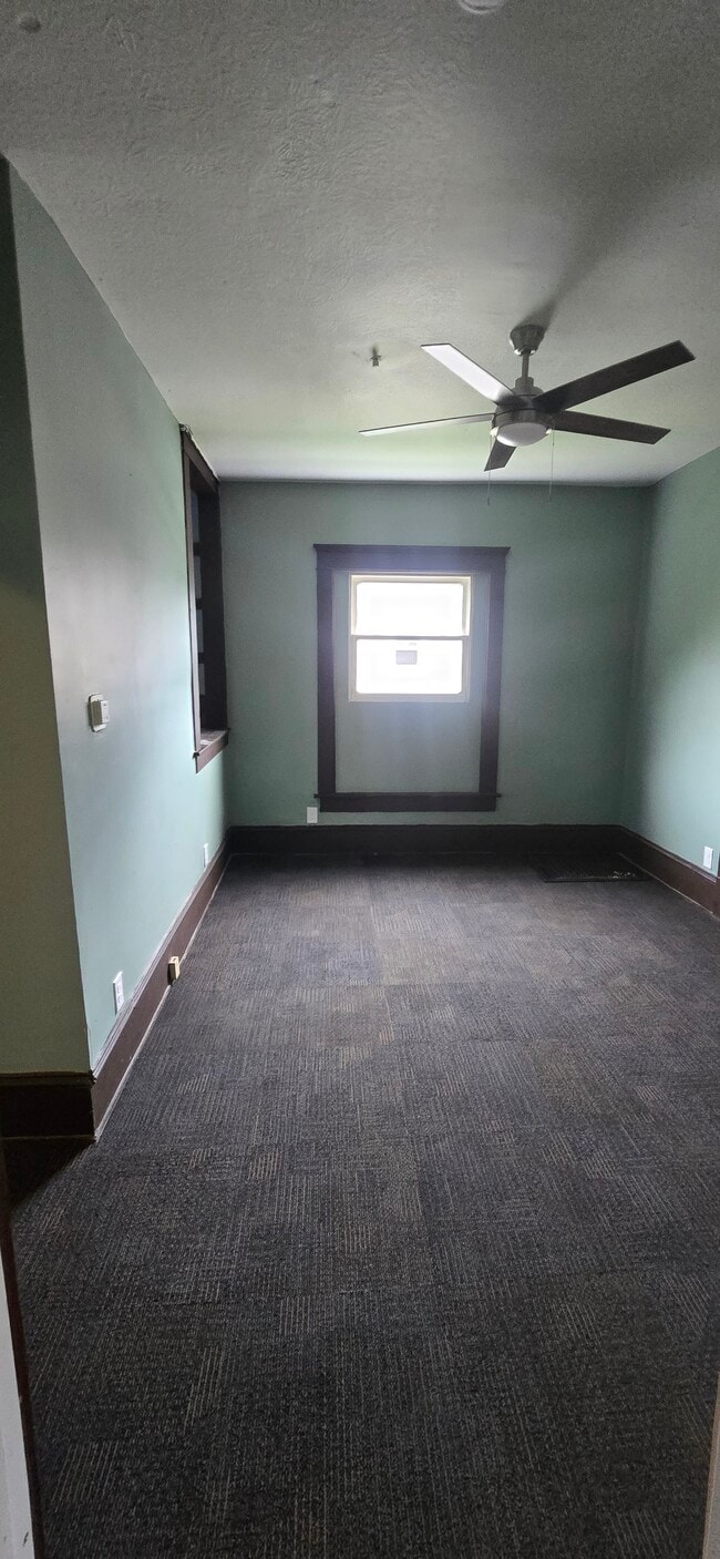 Photo - 477 S Chestnut St Unidad Downstairs