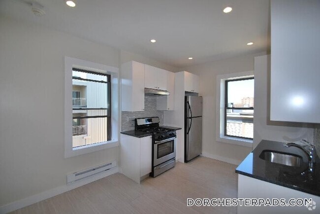 Building Photo - 4 Hamlet St Rental
