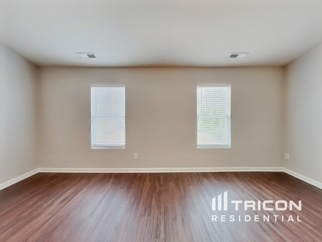 Photo - 264 Farrington Dr