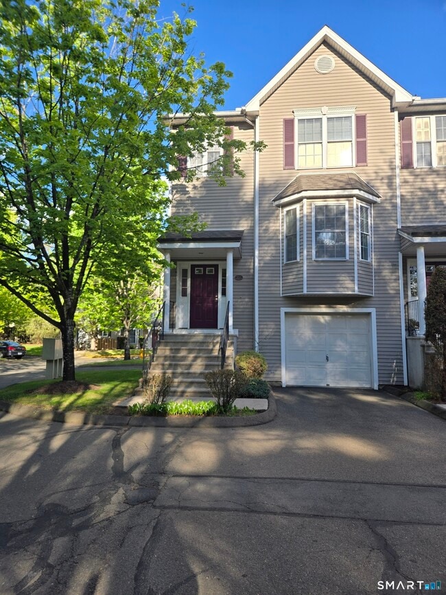 Building Photo - 157 Leeder Hill Dr Unit 206