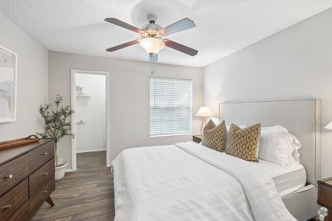 The Stones 1BR, 1BA - 650SF - Bedroom