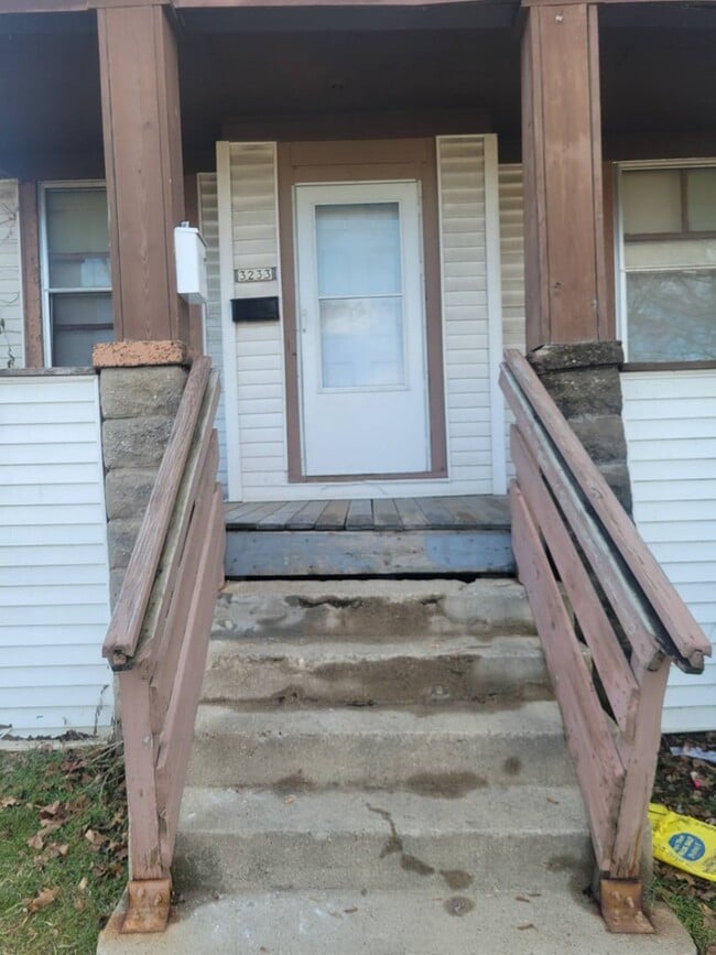 Building Photo - 3233N20thJ Unit 3233