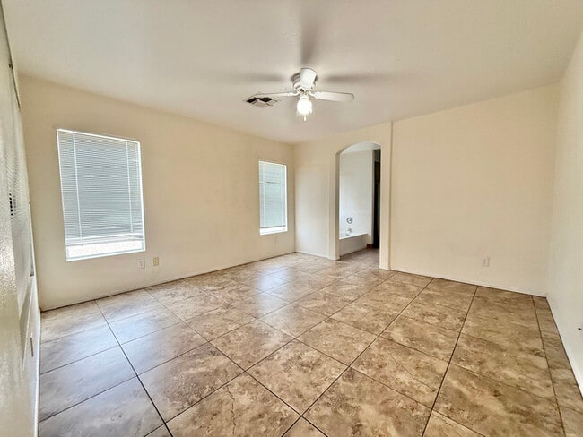 Photo - 2316 E Kelton Ln