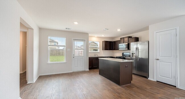 Photo - 6522 Tempo Switch