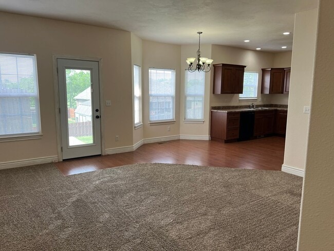 Photo - 3 Bedroom Ozark Home in Wonderful Neighborhood!