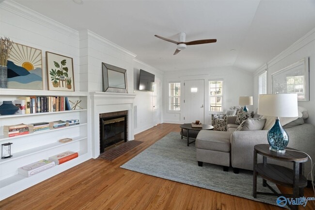 Photo - 2217 Scott St