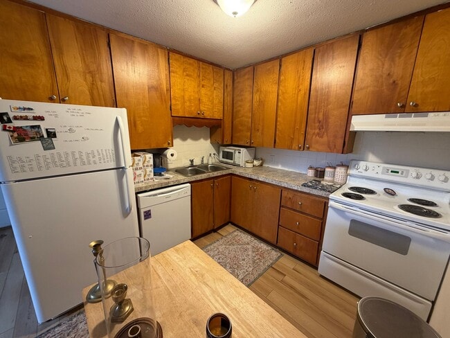 Photo - 2BR/2BA Apartments Near Downtown Blacksburg & Virginia Tech Unit 712-3