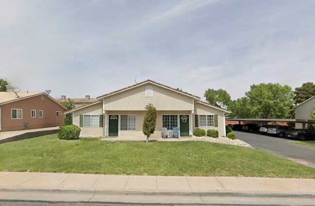 Photo - "Charming 2-BR with 2 Baths in St. George – 980 Sq. Ft. of Comfort!" Unit 3