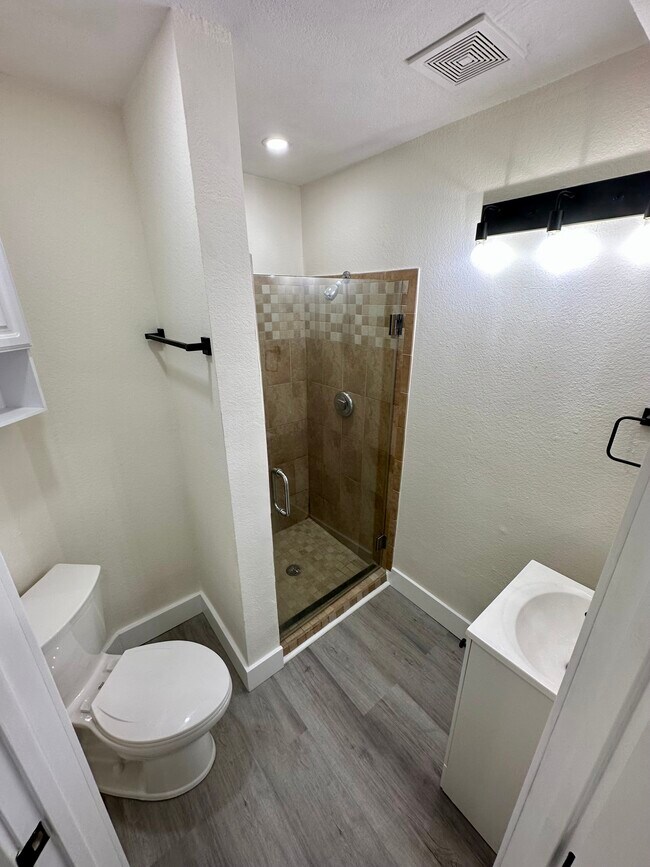 720 N Eucalyptus Ave Unit 104