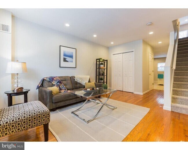 Building Photo - 1934 Titan St Rental