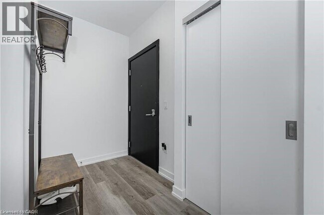 Photo - 15 Wellington St S Unité 1702