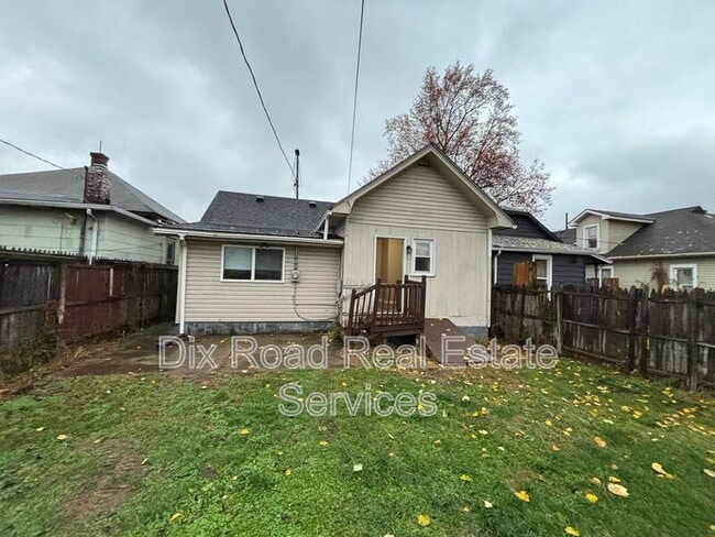 Photo - 1520 Lawn Ave