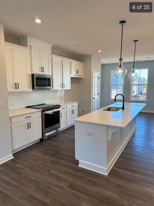 Photo - 813 Cameron Trl