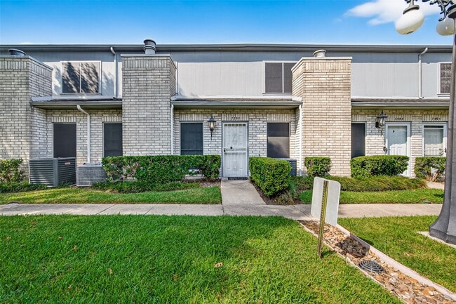 Building Photo - 7395 Regency Square Ct Unit 7395