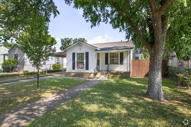 Building Photo - REMODELED COTTAGE! Rental