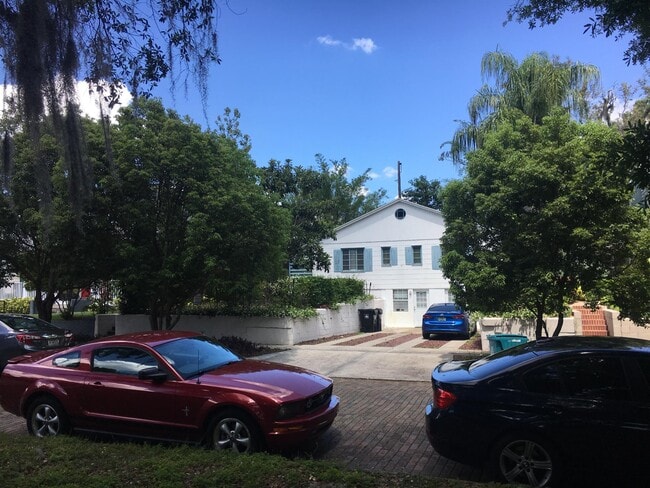 Building Photo - 615 Hillcrest St Unit B