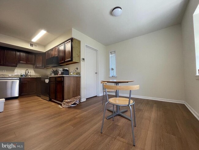 Photo - 4570 Conwell Dr